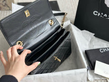 Load image into Gallery viewer, CC1094 Flap Bag with Top Handle / 6.6 × 9.8 × 4.7 in