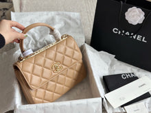 Load image into Gallery viewer, CC1094 Flap Bag with Top Handle / 6.6 × 9.8 × 4.7 in