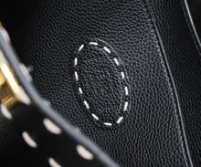 Load image into Gallery viewer, FF272 Peekaboo ISeeU Medium / 13.2x3.9x9.8inch