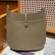 Load image into Gallery viewer, HM199 Hermes Evelyne 23 / HIGHEST QUALITY VERSION / 23 cm