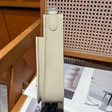 Load image into Gallery viewer, HM201 Hermes Evelyne 23 / HIGHEST QUALITY VERSION / 23 cm