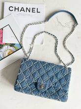 Load image into Gallery viewer, CC979 Classic 11.12 Handbag / Mini/Medium HIGHEST QUALITY VERSION