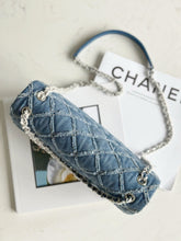 Load image into Gallery viewer, CC979 Classic 11.12 Handbag / Mini/Medium HIGHEST QUALITY VERSION