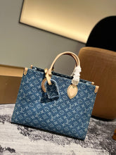 Load image into Gallery viewer, LB1083 OnTheGo MM / 13.8 x 10.6 x 5.5 inches