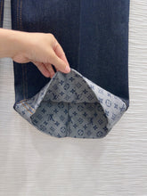 Load image into Gallery viewer, CLTH464 LV Cuffed Hem Flared Jeans