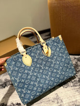 Load image into Gallery viewer, LB1083 OnTheGo MM / 13.8 x 10.6 x 5.5 inches