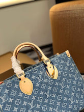 Load image into Gallery viewer, LB1083 OnTheGo MM / 13.8 x 10.6 x 5.5 inches