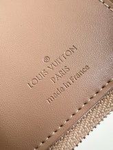 Load image into Gallery viewer, LB1251 Victor Wallet / 4.5 x 3.5 x 1 inches / HIGHEST QUALITY VERSION