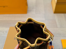 Load image into Gallery viewer, LB1084 Nano Noé / 5.1 x 6.3 x 3.9 inches