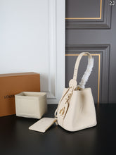 Load image into Gallery viewer, LB1515 LV All In Bucket Bag / 17 x 18 cm