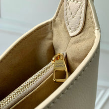 Load image into Gallery viewer, LB1516 LV Low Key Shoulder Bag / HIGHEST QUALITY VERSION / 26 x 18 x 7 cm