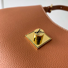 Load image into Gallery viewer, LB1517 LV Low Key Shoulder Bag / HIGHEST QUALITY VERSION / 26 x 18 x 7 cm