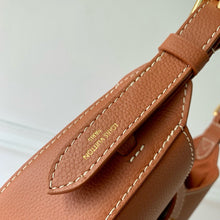 Load image into Gallery viewer, LB1517 LV Low Key Shoulder Bag / HIGHEST QUALITY VERSION / 26 x 18 x 7 cm