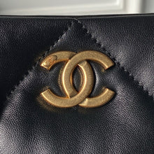 Load image into Gallery viewer, CC1196 Fall-Winter 2025/26 Shopping Bag / 10.2 x 15 x 4.3in / HIGHEST QUALITY VERSION