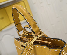 Load image into Gallery viewer, FF278 Peekaboo ISeeU Medium / 13.2x3.9x9.8inch