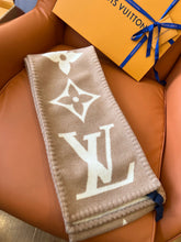 Load image into Gallery viewer, CLTH367 LB Sweet Dreams Scarf / 94.5 x 10.2 inches