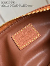 Load image into Gallery viewer, LB1159 Speedy P9 Bandoulière 40 / HIGHEST QUALITY VERSION / 15.7 x 10.2 x 9.1 inches