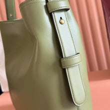 Load image into Gallery viewer, GC750 Gucci Beatrix Medium/Large Tote Bag / HIGHEST QUALITY VERSION