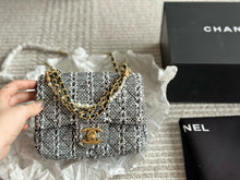 Load image into Gallery viewer, CC925 Mini Flap Bag / 4.9 × 6.6 × 2 in