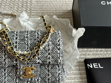 Load image into Gallery viewer, CC926 Mini Flap Bag / 4.9 × 6.6 × 2 in