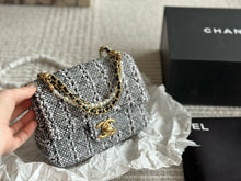 Load image into Gallery viewer, CC925 Mini Flap Bag / 4.9 × 6.6 × 2 in