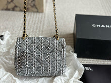 Load image into Gallery viewer, CC926 Mini Flap Bag / 4.9 × 6.6 × 2 in