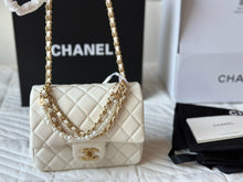 Load image into Gallery viewer, CC934 Mini Flap Bag / 4.9 × 6.6 × 2 in