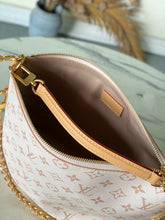 Load image into Gallery viewer, LB1521 LV Multipass Handbag / HIGHEST QUALITY VERSION / 30 x 26 x 10 cm