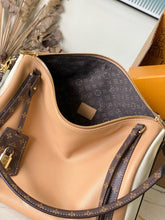 Load image into Gallery viewer, LB1523 LV Express MM / HIGHEST QUALITY VERSION / 36 x 24 x 18.5 cm