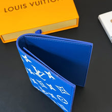Load image into Gallery viewer, LB970 Passport Cover / 3.9 x 5.5 x 1 inches