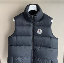 Load image into Gallery viewer, CLTH422 Moncler Short Down Vest / Size0/1/2/3/4