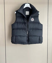 Load image into Gallery viewer, CLTH422 Moncler Short Down Vest / Size0/1/2/3/4