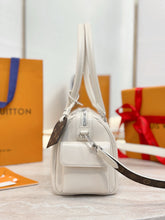 Load image into Gallery viewer, LB1255 Speedy Cargo Vibe / 11 x 6.7 x 4.7 inches / HIGHEST QUALITY VERSION