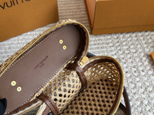 Load image into Gallery viewer, LB1321 Vanity Chain Pouch / 7.5 x 2.6 x 4.5 inches