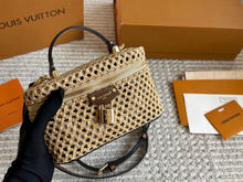 Load image into Gallery viewer, LB1321 Vanity Chain Pouch / 7.5 x 2.6 x 4.5 inches