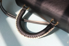 Load image into Gallery viewer, LB1168 Twist One Handle MM / 9.1 x 6.7 x 3.7 inches