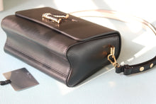 Load image into Gallery viewer, LB1168 Twist One Handle MM / 9.1 x 6.7 x 3.7 inches