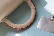 Load image into Gallery viewer, LB1170 Twist One Handle MM / 9.1 x 6.7 x 3.7 inches