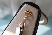 Load image into Gallery viewer, LB1170 Twist One Handle MM / 9.1 x 6.7 x 3.7 inches