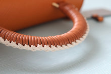 Load image into Gallery viewer, LB1169 Twist One Handle MM / 9.1 x 6.7 x 3.7 inches