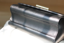 Load image into Gallery viewer, LB1174 Twist MM / 9.1 x 6.7 x 3.7 inches