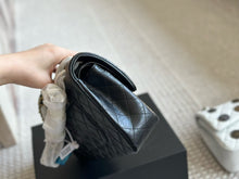 Load image into Gallery viewer, CC933 Classic Handbag / 6 × 9.9 × 2.5 in