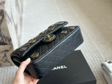 Load image into Gallery viewer, CC933 Classic Handbag / 6 × 9.9 × 2.5 in