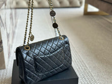 Load image into Gallery viewer, CC933 Classic Handbag / 6 × 9.9 × 2.5 in