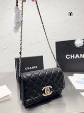 Load image into Gallery viewer, CC759 Wallet on the Chain / 4.8 × 7.5 × 1.4 in