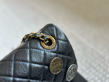 Load image into Gallery viewer, CC933 Classic Handbag / 6 × 9.9 × 2.5 in