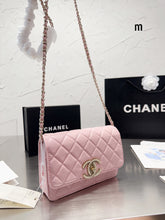 Load image into Gallery viewer, CC759 Wallet on the Chain / 4.8 × 7.5 × 1.4 in