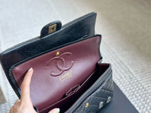 Load image into Gallery viewer, CC933 Classic Handbag / 6 × 9.9 × 2.5 in