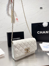 Load image into Gallery viewer, CC759 Wallet on the Chain / 4.8 × 7.5 × 1.4 in