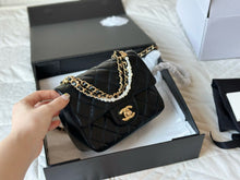 Load image into Gallery viewer, CC934 Mini Flap Bag / 4.9 × 6.6 × 2 in